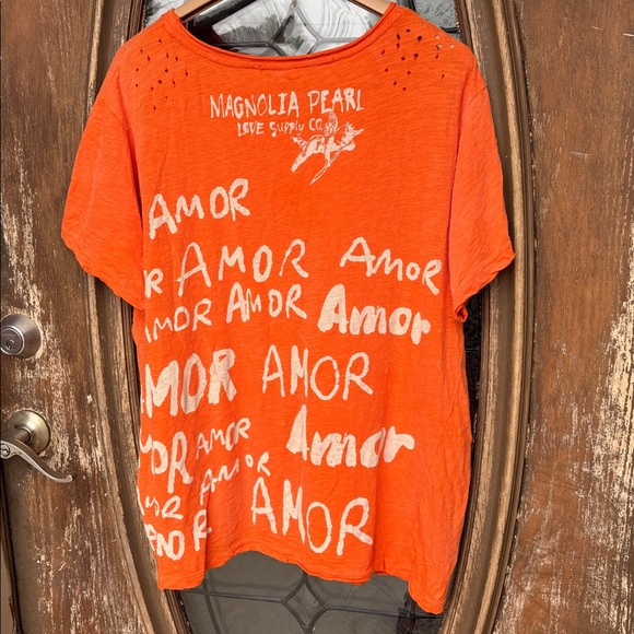 Magnolia Pearl All Over Love Tee! One size - Picture 5 of 6